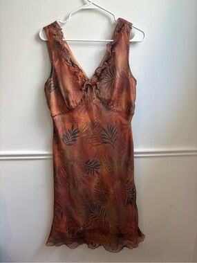 Ruffled V-Neck Leaf-Print Midi Dress in Rust Brown
